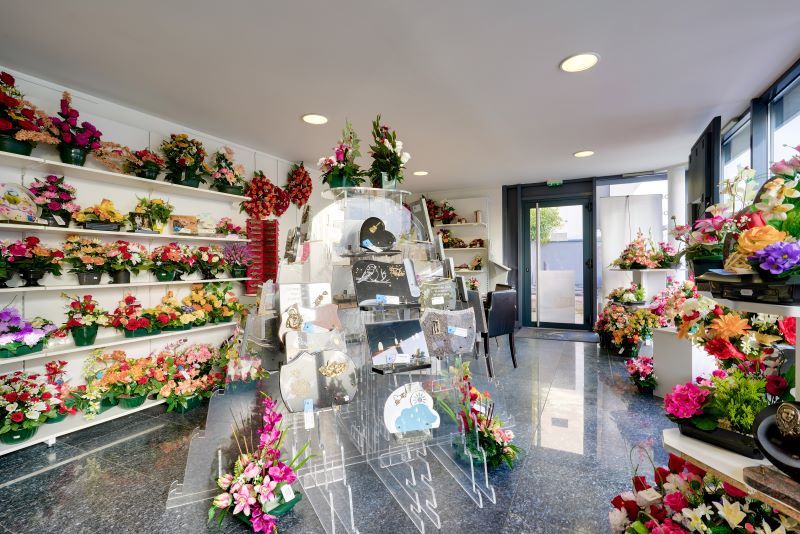 Fleurs artificielles agence de pompes funèbres Roc Eclerc à Nantes - Romanet