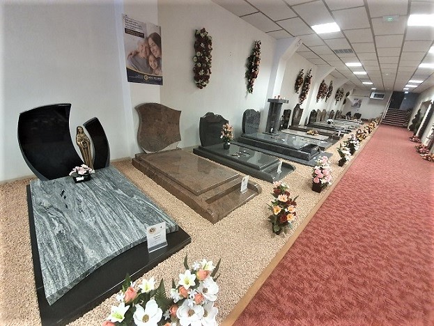 Monuments funéraires de l'agence de pompes funèbres Roc Eclerc à Autun