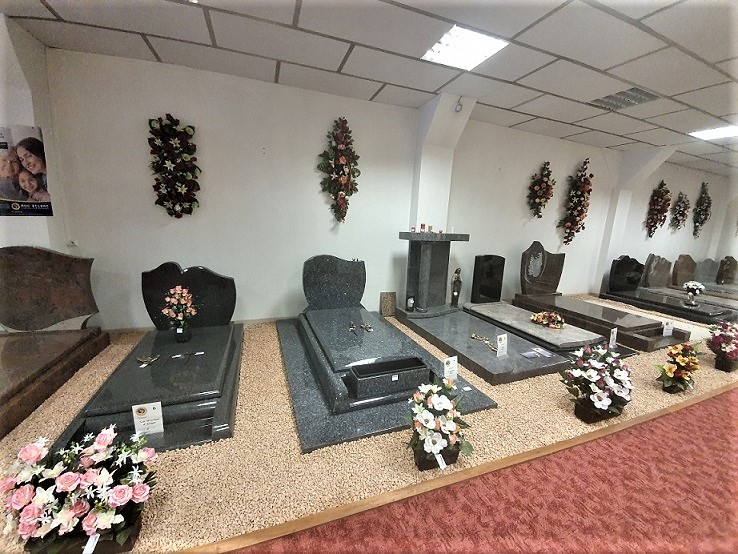 Monuments funéraires de l'agence de pompes funèbres ROC ECLERC à Autun