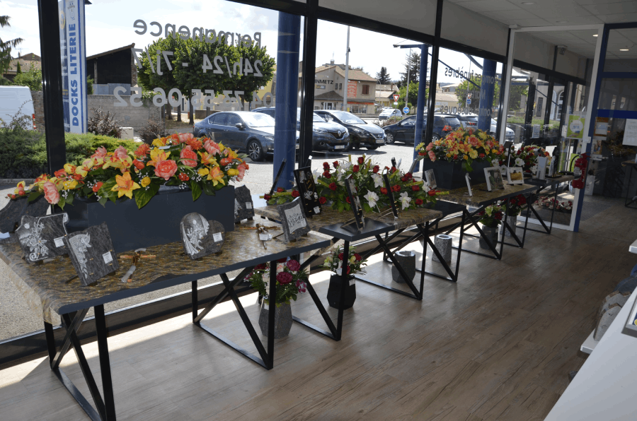 Fleurs artificielles agence de pompes funèbres ROC ECLERC à Issoire