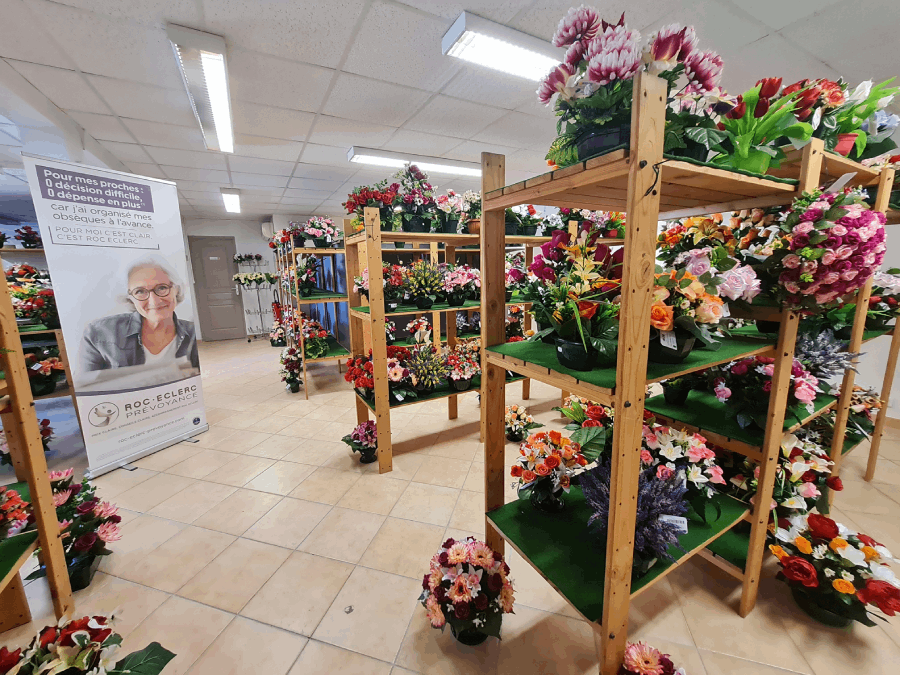 Fleurs artificielles agence de pompes funèbres Roc Eclerc à Saint-Victoret