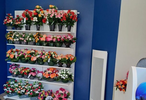 Fleurs artificielles agence de pompes funèbres Roc Eclerc à Yvetot