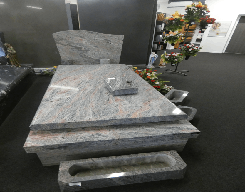 Monuments funéraires agence de pompes funèbres ROC ECLERC à Domérat