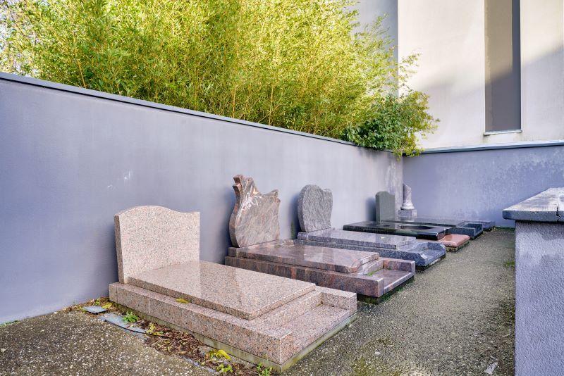 Monuments funéraires agence de pompes funèbres Roc Eclerc à Nantes - Romanet