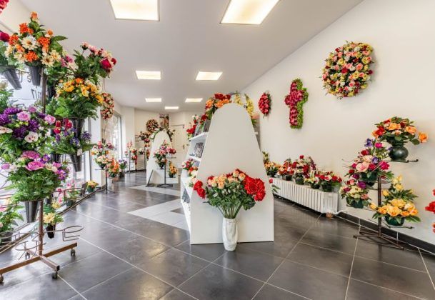 Fleurs artificielles agence de pompes funèbres Roc Eclerc à Sarcelles
