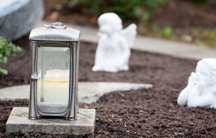 Tout savoir sur la lanterne funéraire - Articles funéraires - Roc